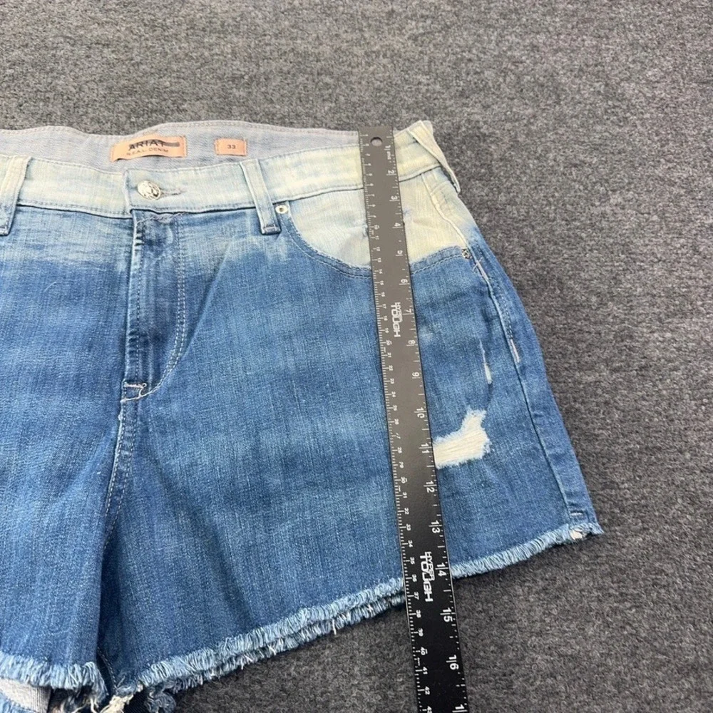 Ariat REAL Denim High Rise Distressed Frayed Jean Shorts Medium Wash Size 33 NEW